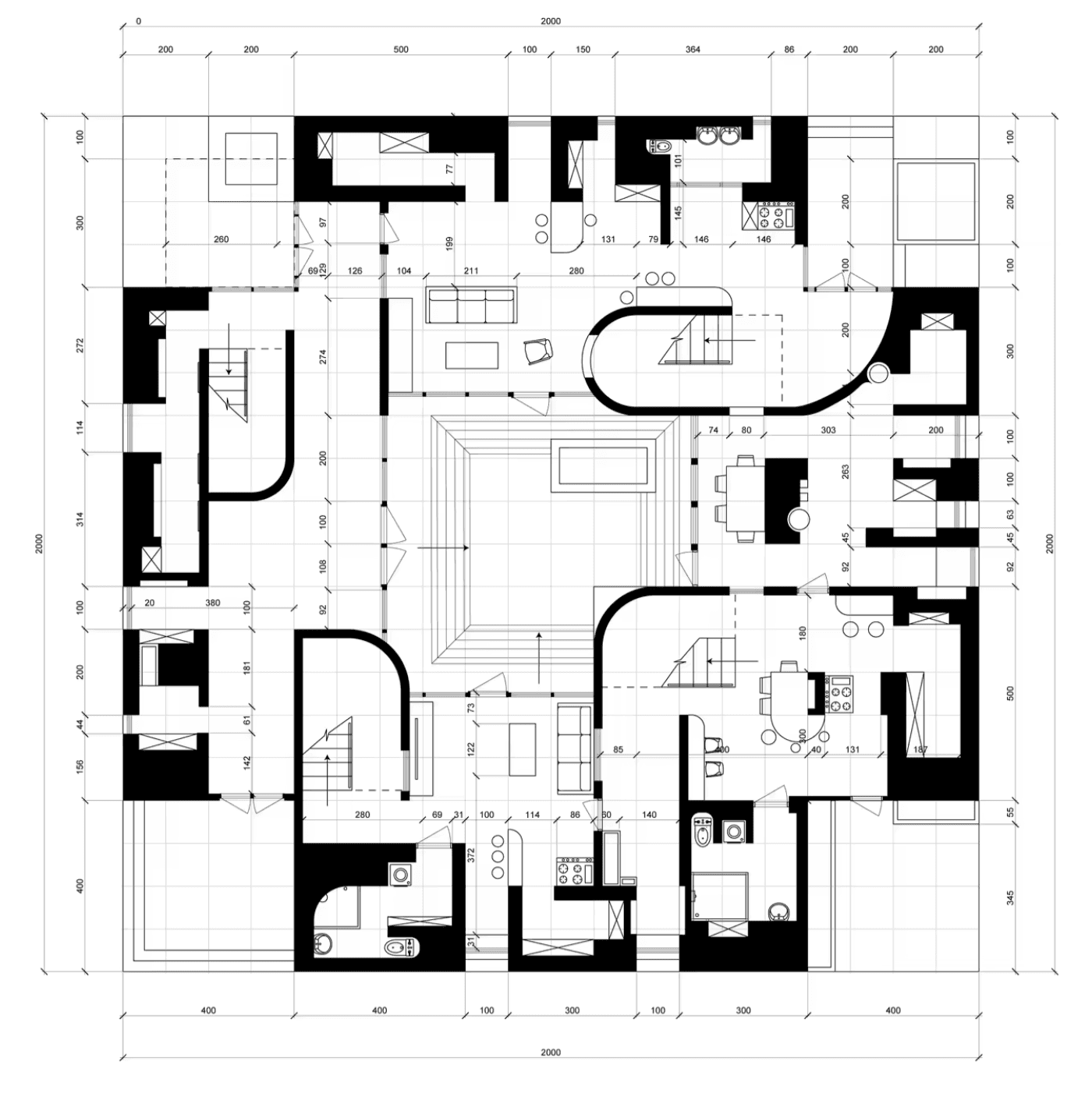 First-floor plan with thick perimeter walls, curved internal partitions, and rooms surrounding the courtyard