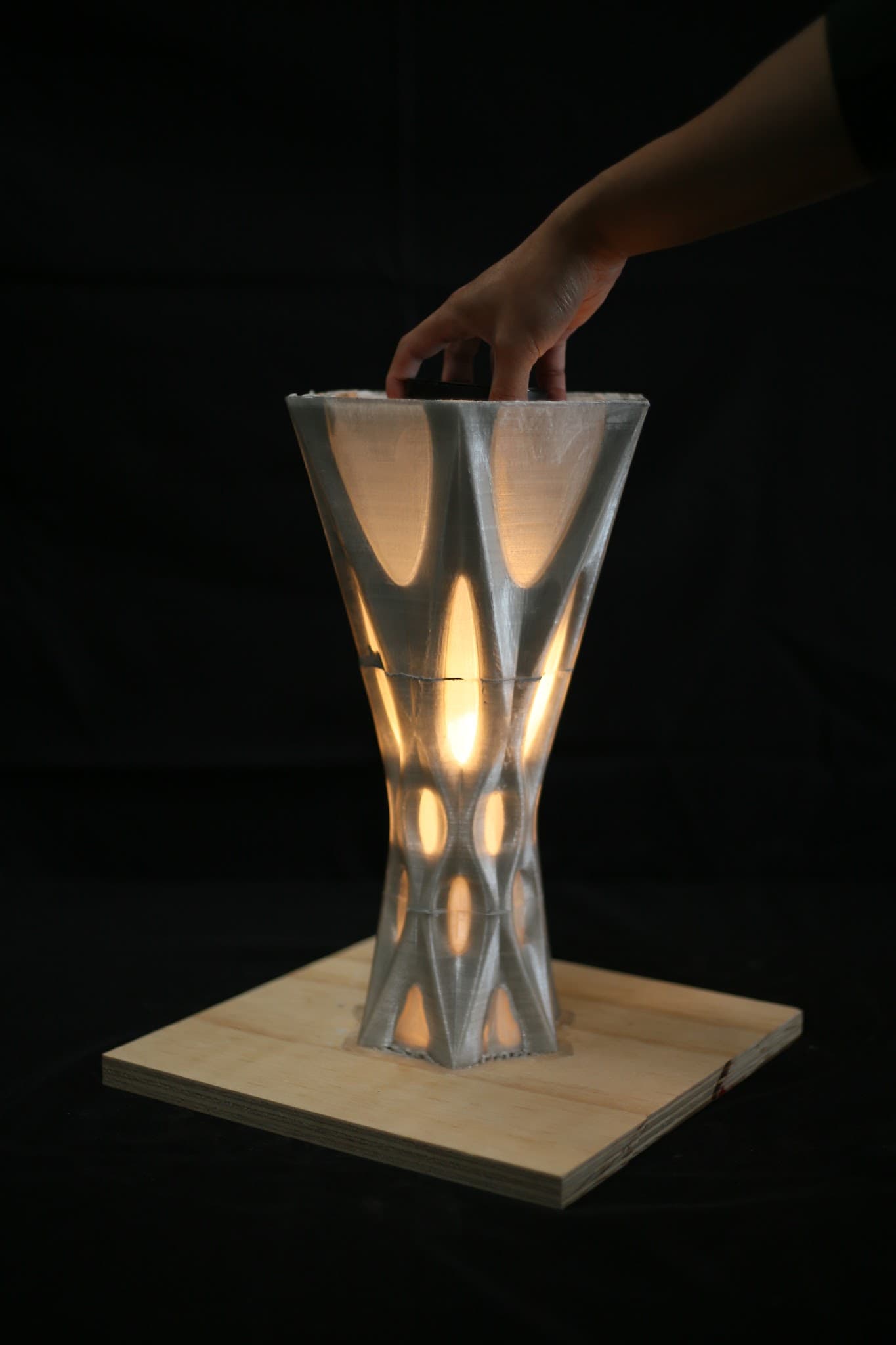 Robotic Printing Clay Formwork for Concrete Casting.