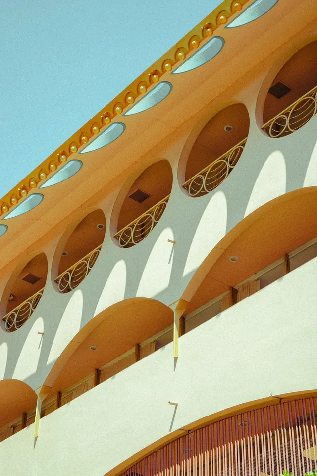 Arches in gold
